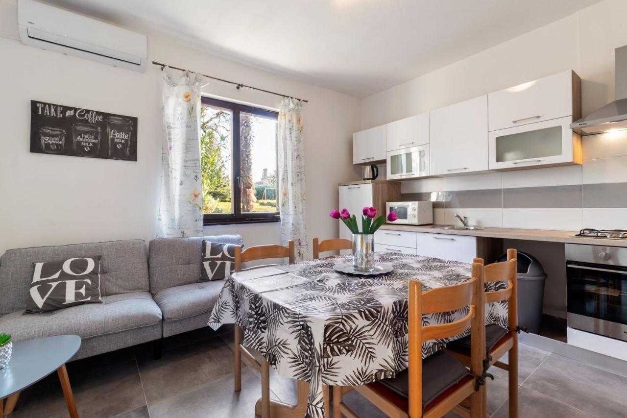 Greta Apartment *